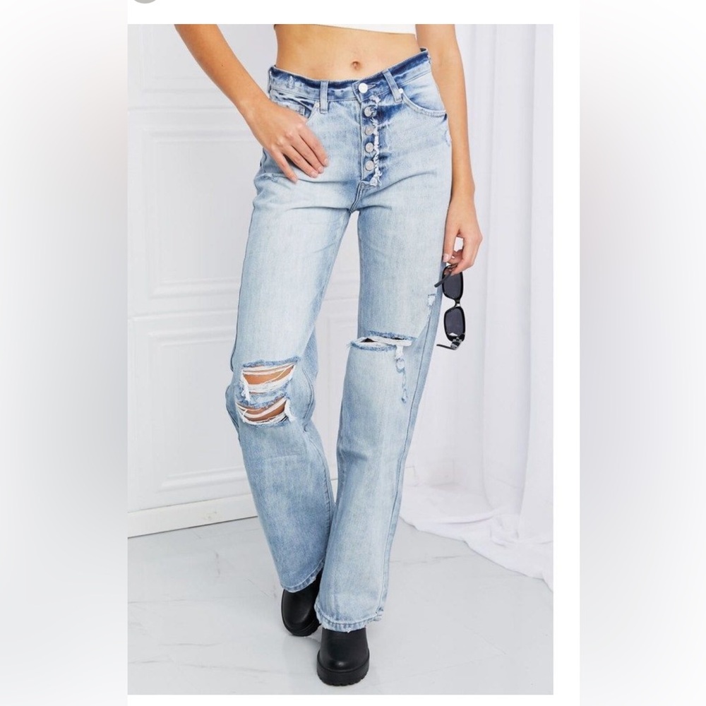 KanCan distressed button fly blue jeans size 26 W. 33 L”.